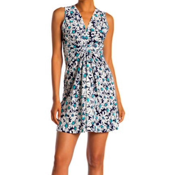 NWT Daisy Print Front Knot Dress - Picture 3 of 12